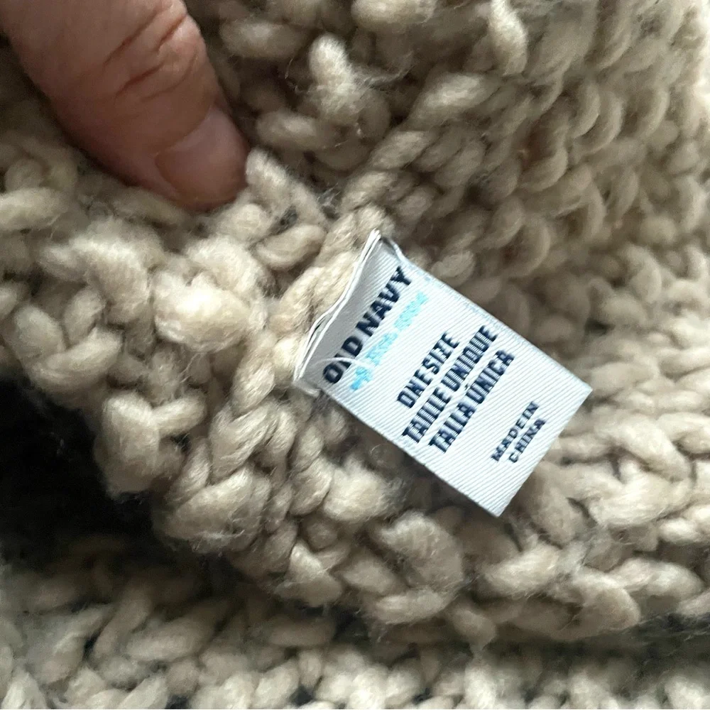Old Navy Infinity Chunky Crochet Knitted Cowl Scarf beige camel tan